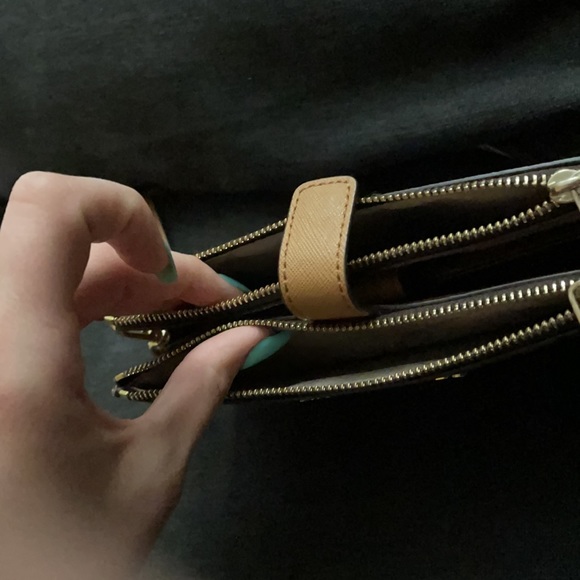 Micheal kors large double zip wristlet - Picture 3 of 4